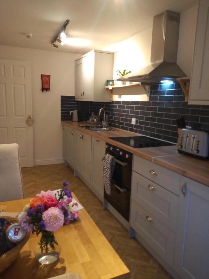 The Eaves, Glastonbury High Street 2 Bed 2 Bathroom Apartment Dış mekan fotoğraf