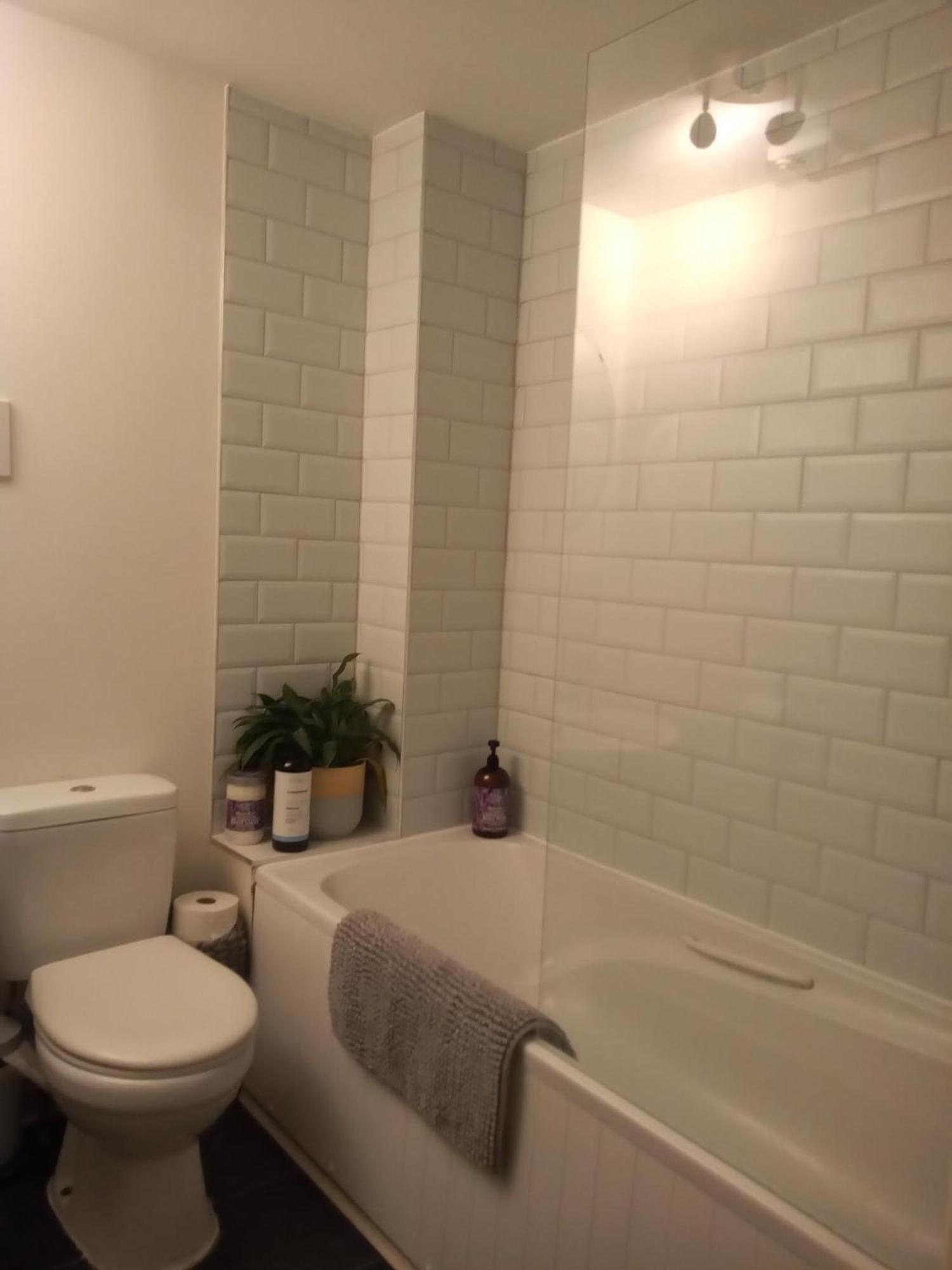 The Eaves, Glastonbury High Street 2 Bed 2 Bathroom Apartment Dış mekan fotoğraf
